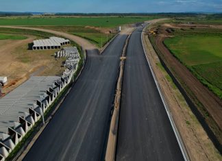Autostrada Moldovei A7: UMB asfaltează Nodul Rutier Roman Nord. Cum arată podul peste Moldova
