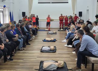 ISU Bacău organizează sesiuni de instruire în acordarea primului ajutor pentru personalul din instituții și unități de învățământ
