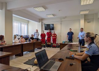Defibrilatoare instalate în zece puncte din Bacău. Angajații au fost instruiți pentru acordarea primului ajutor