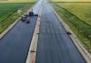 Noi imagini de pe șantierul Autostrăzii A7, lotul Mircești – Pașcani. Peste 11 kilometri de asfalt, în strat de legătură
