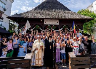 Arhiepiscopul Ioachim a participat la hramul Bisericii „Acoperământul Maicii Domnului” din Bacău și l-a distins pe părintele Gabriel Ichim