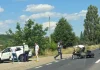 Motociclist rănit într-un accident pe DN11, la Oituz. Șoferul unei mașini ar fi virat fără să se asigure