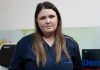 Sângerarea gingiilor în Bacău: de ce nu trebuie ignorată și când merită o evaluare parodontală