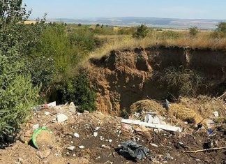 Garda de Mediu a amendat Primăria Sascut cu 20.000 de lei pentru deșeuri abandonate pe domeniul public