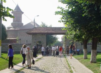 De Adormirea Maicii Domnului, Biserica Precista din Bacău își sărbătorește hramul. Povestea celui mai vechi lăcaș de cult al orașului