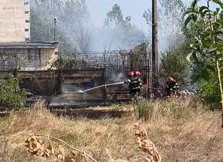 Nouă incendii de vegetație uscată într-o singură zi în județul Bacău. Pompierii au suplimentat capacitatea operațională