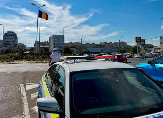 Polițiștii dirijează traficul în Bacău pe durata restricțiilor de pe Autostrada A7