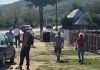 Accident la intrarea în Buhuși. O mașină s-a răsturnat