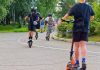 Cască obligatorie pentru toți cei care merg cu trotineta sau bicicleta electrică. Propunerea a trecut de Senat