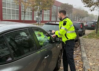 Peste 100 de mașini oprite sau staționate neregulamentar, depistate pe arterele principale din Bacău